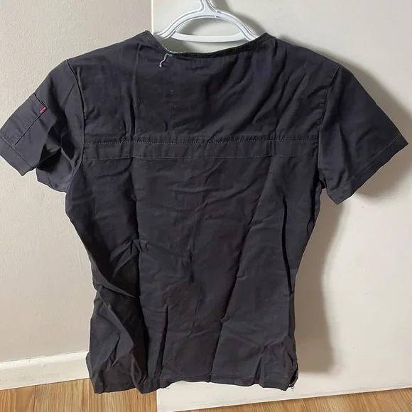 Scrub top - Picture 2 of 3